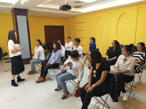 創(chuàng)元教育全體員工前往唐山于航美學形象設計培訓學校進行培訓 創(chuàng)元教育全體員工前往唐山于航美學形象設計培訓學校進行培訓