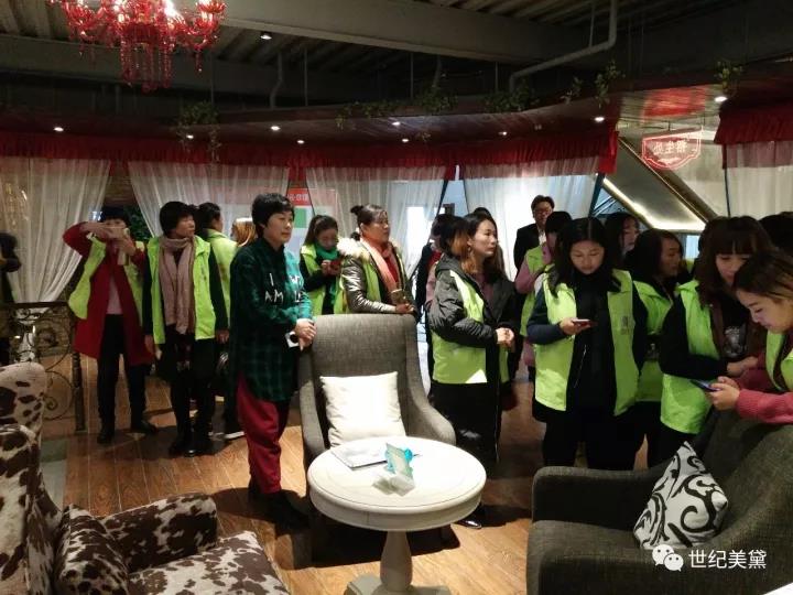 保定世紀美黛技工學校新縣大王鎮第一期美容培訓班圓滿結業! 保定世紀美黛技工學校新縣大王鎮第一期美容培訓班圓滿結業!