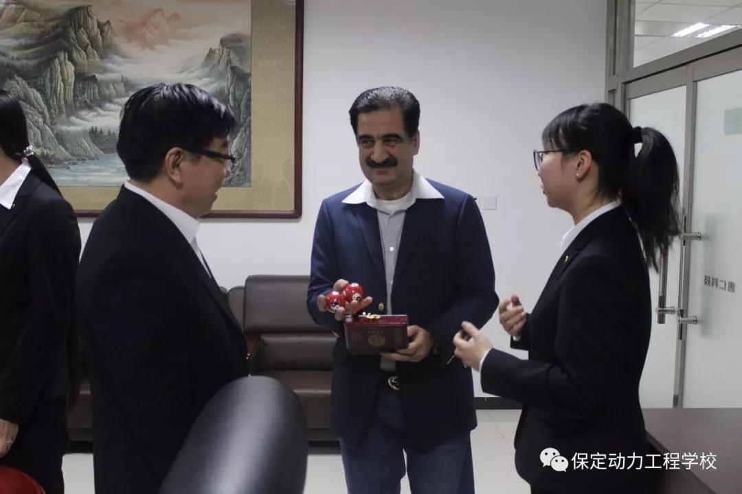 保定動(dòng)力工程學(xué)校與巴基斯坦簽署技能人才聯(lián)合培養(yǎng)合作備忘錄 保定動(dòng)力工程學(xué)校與巴基斯坦簽署技能人才聯(lián)合培養(yǎng)合作備忘錄