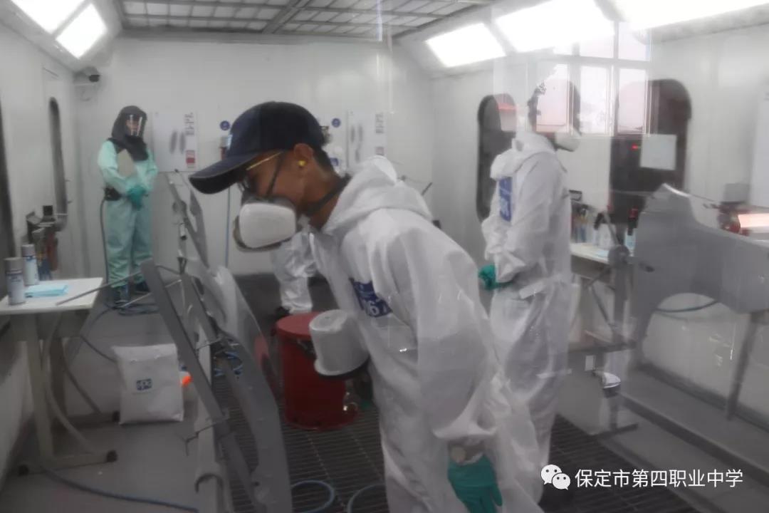 2018年全國職業院校汽車運用與維修技能大賽保定市理工中等專業學校取得優異成績! 2018年全國職業院校汽車運用與維修技能大賽保定市理工中等專業學校取得優異成績!