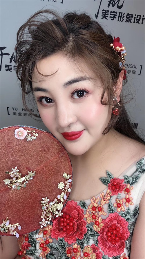 唐山于航美學(xué)形象設(shè)計(jì)培訓(xùn)學(xué)校有什么課程? 唐山于航美學(xué)形象設(shè)計(jì)培訓(xùn)學(xué)校有什么課程?