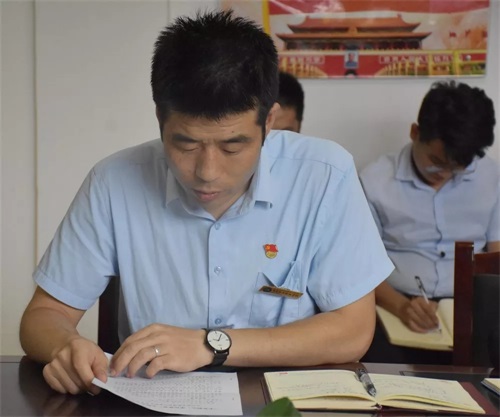 西安鐵道職業(yè)學(xué)校召開“不忘初心、牢記使命”主題教育動(dòng)員大會(huì) 西安鐵道職業(yè)學(xué)校召開“不忘初心、牢記使命”主題教育動(dòng)員大會(huì)