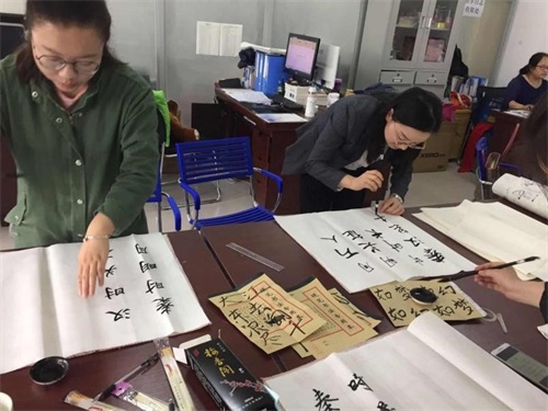 西安現代電子職業學校:熱愛文字書寫,傳承書法文化 西安現代電子職業學校:熱愛文字書寫,傳承書法文化