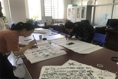 西安現代電子職業學校:熱愛文字書寫,傳承書法文化 西安現代電子職業學校:熱愛文字書寫,傳承書法文化