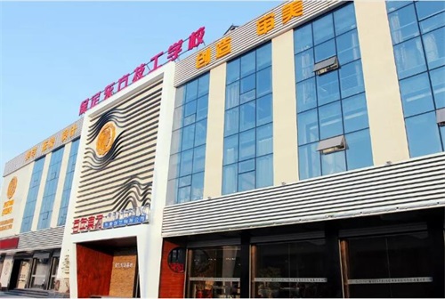 保定東方技工學(xué)校:東方精英-徐振青 保定東方技工學(xué)校:東方精英-徐振青