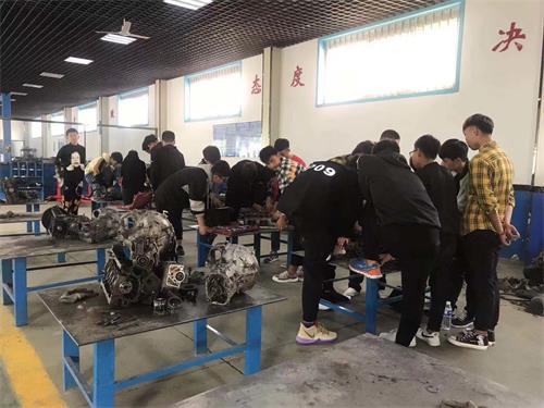 保定汽車美容裝具技術哪個技校有? 保定汽車美容裝具技術哪個技校有?