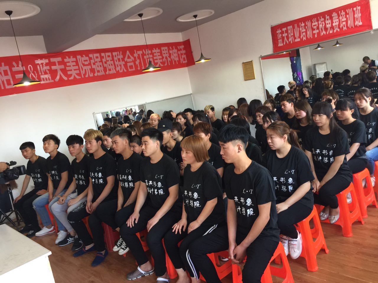 美甲專業需要學習哪些內容? 美甲專業需要學習哪些內容?