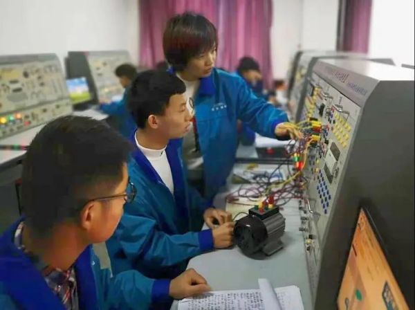 如何報考西安鐵路高級技工學校?學校推行了哪些獎助政策? 如何報考西安鐵路高級技工學校?學校推行了哪些獎助政策?